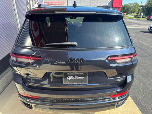 Used 2024 Jeep Grand Cherokee L Summit w/ High Altitude Package AWD/4WD image 11