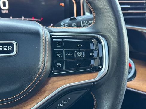 Used 2024 Jeep Grand Wagoneer L Series III AWD/4WD image 29