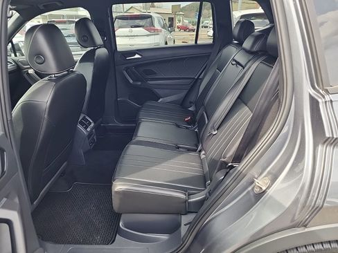 Used 2022 Volkswagen Tiguan SE R-Line image 24