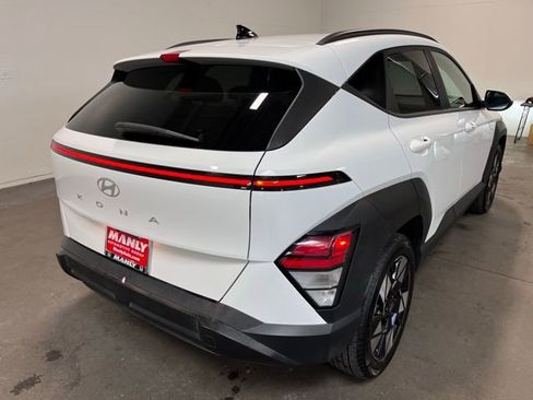 Used 2024 Hyundai Kona SEL image 3