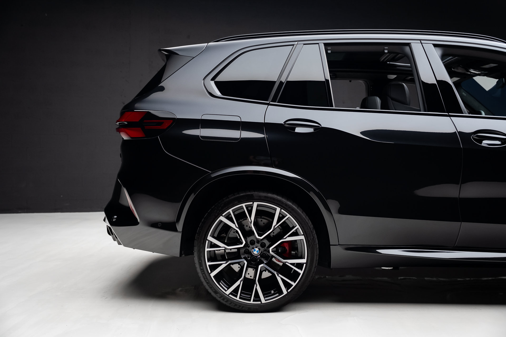 Used 2024 BMW X5 M Competition w/ Executive Package AWD/4WD image 38