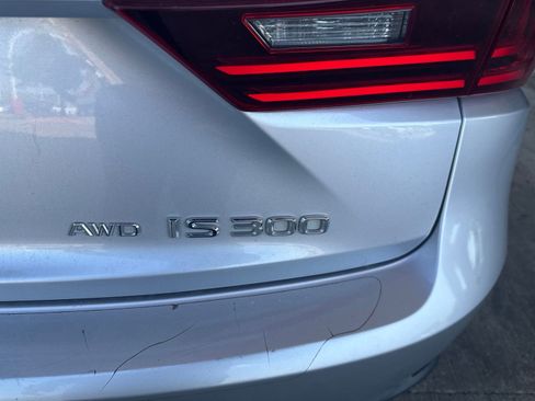 Used 2016 Lexus IS 300 AWD image 15