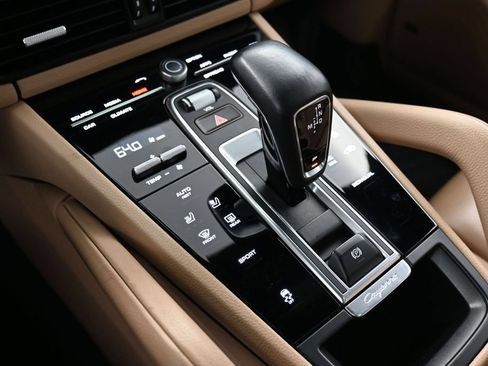 Used 2021 Porsche Cayenne AWD/4WD image 21