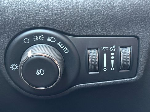 New 2026 Jeep Compass Latitude image 17