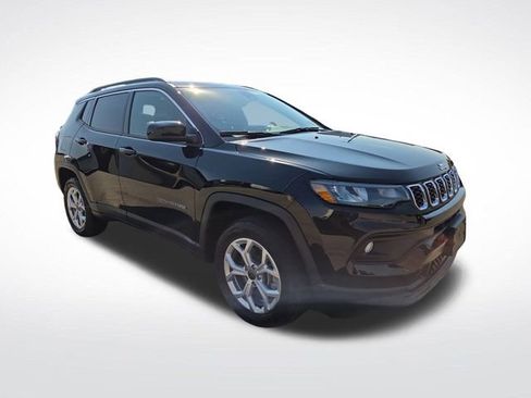 Used 2025 Jeep Compass Latitude w/ Sun & Sound Group image 45