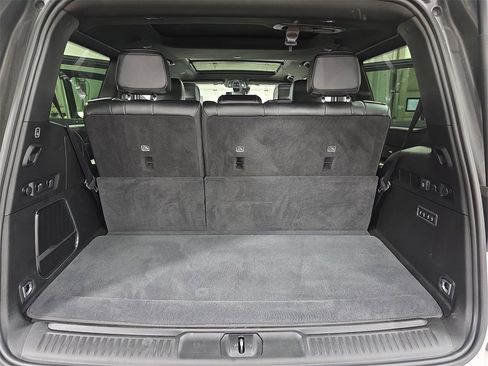 Used 2024 Jeep Wagoneer Series II image 13