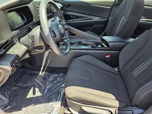 Certified 2025 Hyundai Elantra Sport FWD image 23