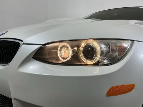 Used 2011 BMW M3 Convertible image 5