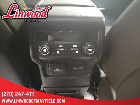 Used 2023 GMC Acadia Denali image 14