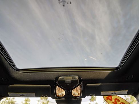 Used 2023 BMW i4 eDrive40 image 20