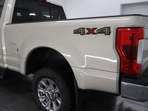 Used 2018 Ford F250 XLT w/ XLT Premium Package AWD/4WD image 36