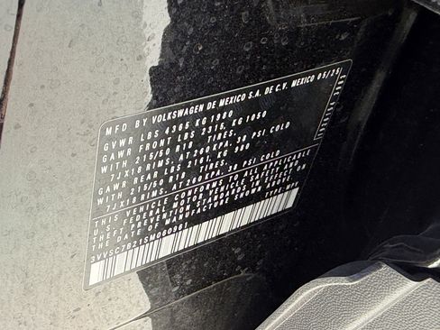 Used 2025 Volkswagen Taos SE image 33