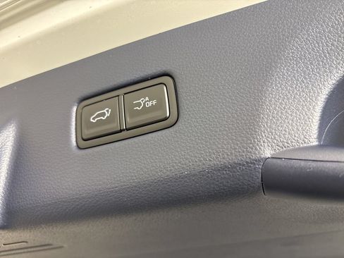 New 2026 Kia Carnival EX FWD image 25