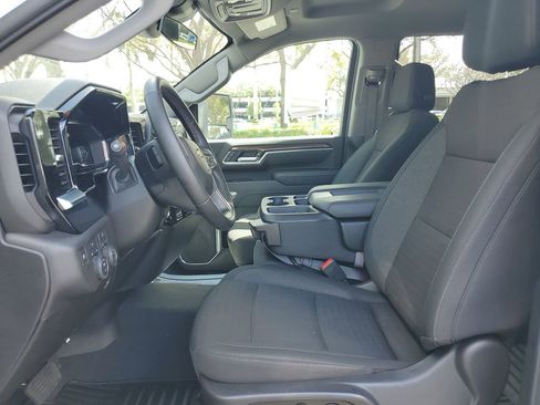 Used 2025 Chevrolet Silverado 2500 LT w/ Convenience Package image 11