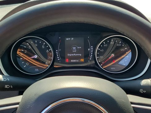 Used 2021 Jeep Compass Altitude w/ Sun and Sound Group image 30