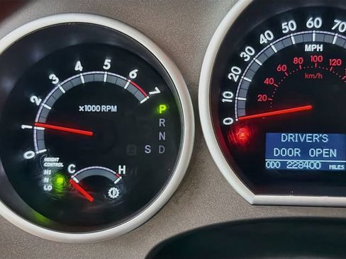 Used 2016 Toyota Sequoia Platinum AWD/4WD image 13