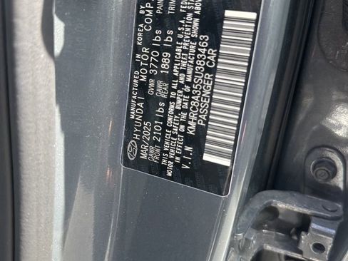 Used 2025 Hyundai Venue SEL FWD image 8