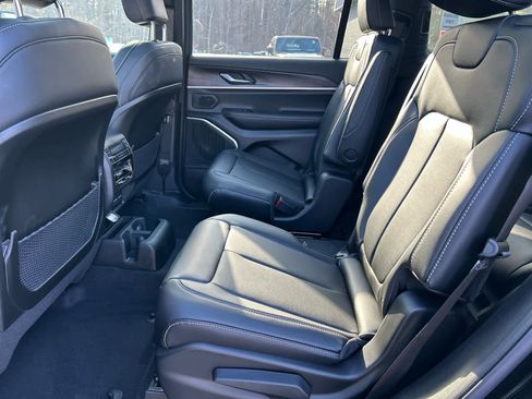 New 2026 Jeep Grand Cherokee L Limited w/ Limited Altitude Package AWD/4WD image 30