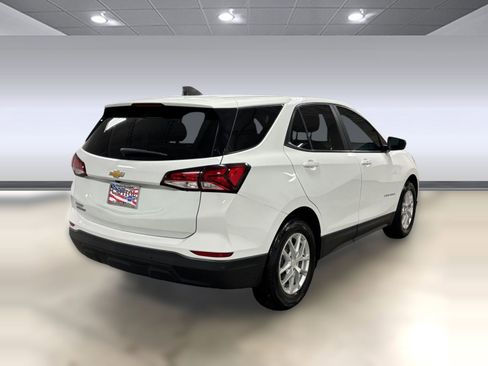 Used 2022 Chevrolet Equinox LS w/ LS Convenience Package FWD image 8