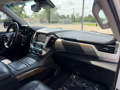 Used 2019 GMC Yukon Denali w/ Denali Ultimate Package AWD/4WD image 53