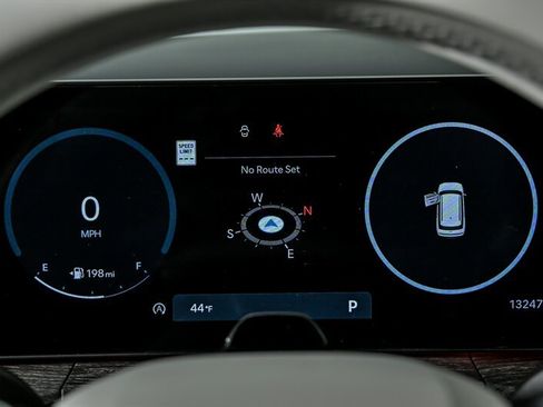 Used 2024 Hyundai Santa Fe Limited image 23