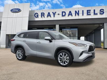 Used 2023 Toyota Highlander Limited