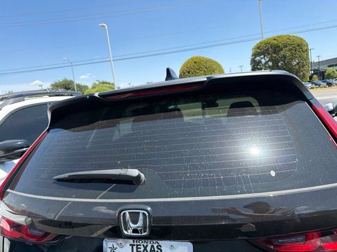 Used 2023 Honda CR-V LX image 5