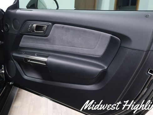 Used 2019 Ford Mustang Shelby GT350 w/ Technology Package RWD image 37