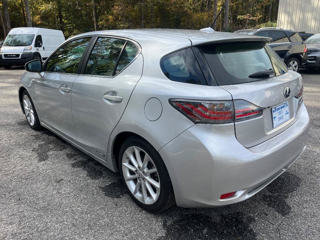 Used 2011 Lexus CT 200h Premium w/ Premium Audio Pkg FWD image 9
