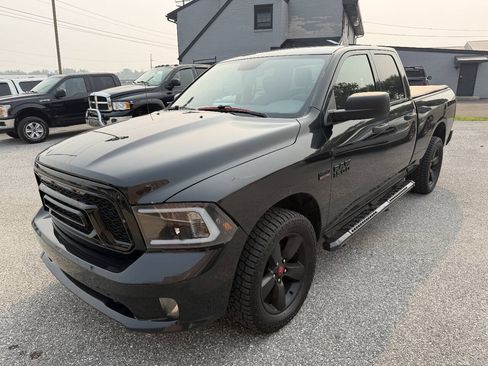 Used 2016 RAM 1500 Express w/ Black Ram 1500 Express Group AWD/4WD image 9