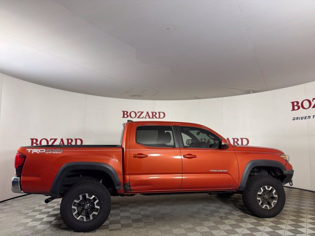 Used 2018 Toyota Tacoma TRD Off-Road AWD/4WD image 18