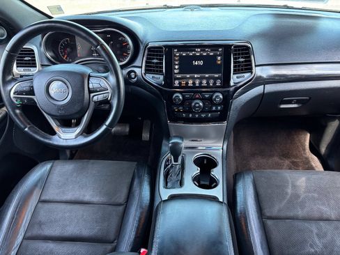 Used 2019 Jeep Grand Cherokee Altitude AWD/4WD image 16