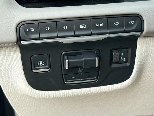 Used 2024 Cadillac Escalade Sport Platinum AWD/4WD image 39