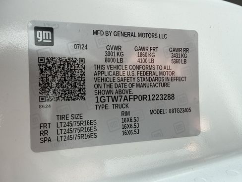 Used 2024 GMC Savana 2500 w/ Driver Convenience Package RWD image 18