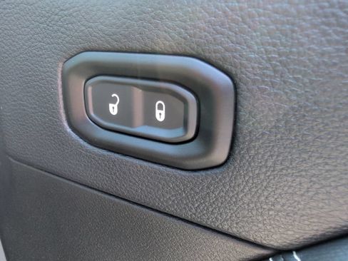Used 2019 Jeep Wrangler Unlimited Sahara AWD/4WD image 44