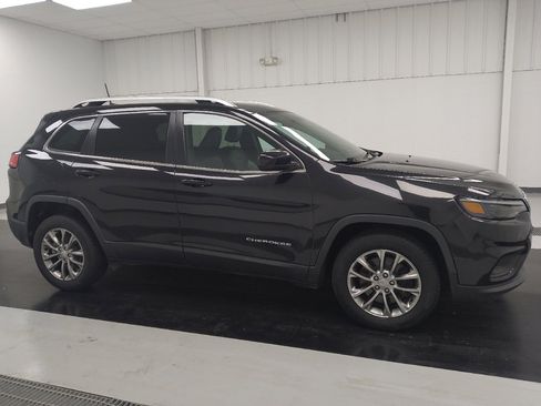 Used 2019 Jeep Cherokee Latitude Plus image 11