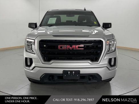 Used 2020 GMC Sierra 1500 Elevation w/ Elevation Value Package RWD image 2