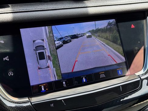 Used 2023 Cadillac XT6 Sport w/ Technology Package AWD/4WD image 5