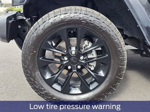 Used 2021 Jeep Wrangler Unlimited Sahara w/ Cold Weather Group AWD/4WD image 9