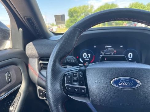 Used 2025 Ford Explorer ST-Line w/ ST-Line Street Pack AWD/4WD image 13