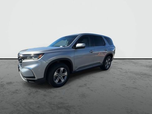 Used 2025 Honda Pilot EX-L image 4
