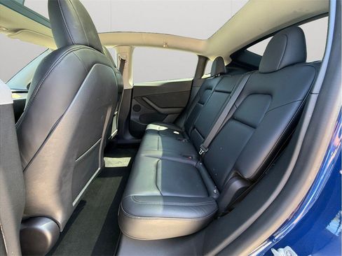 Used 2022 Tesla Model Y Long Range AWD/4WD image 35