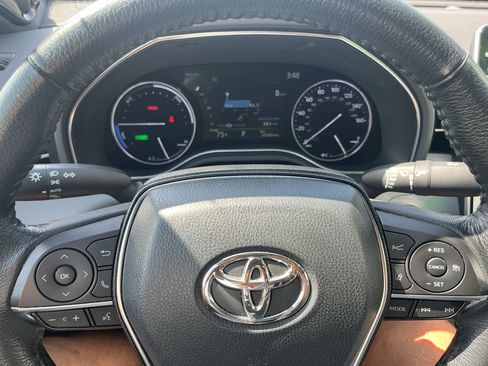 Used 2020 Toyota Avalon XLE w/ Moonroof Package FWD image 14