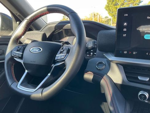 Used 2025 Ford Explorer ST-Line w/ Premium Package image 43