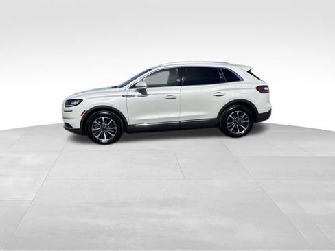 Certified 2022 Lincoln Nautilus FWD w/ Premium Package image 2