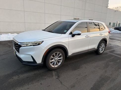 Used 2023 Honda CR-V EX image 3