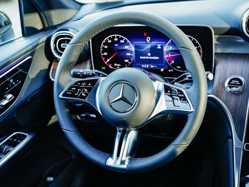 New 2026 Mercedes-Benz GLC 300 4MATIC image 13
