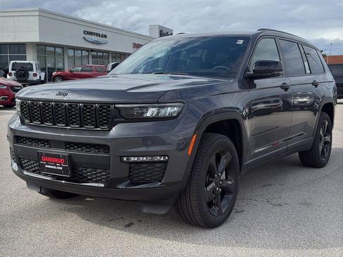 New 2025 Jeep Grand Cherokee L Limited w/ Black Appearance Package AWD/4WD image 2