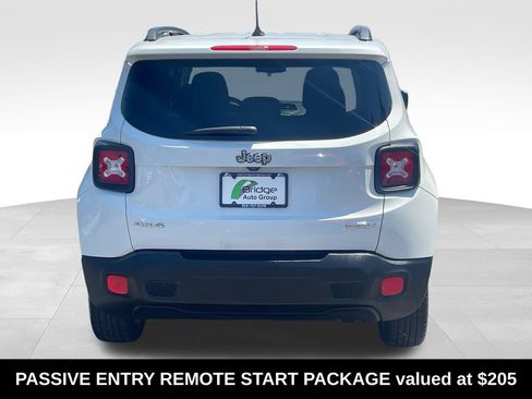 Used 2017 Jeep Renegade Latitude AWD/4WD image 7