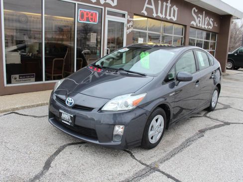 Used 2011 Toyota Prius Three image 2